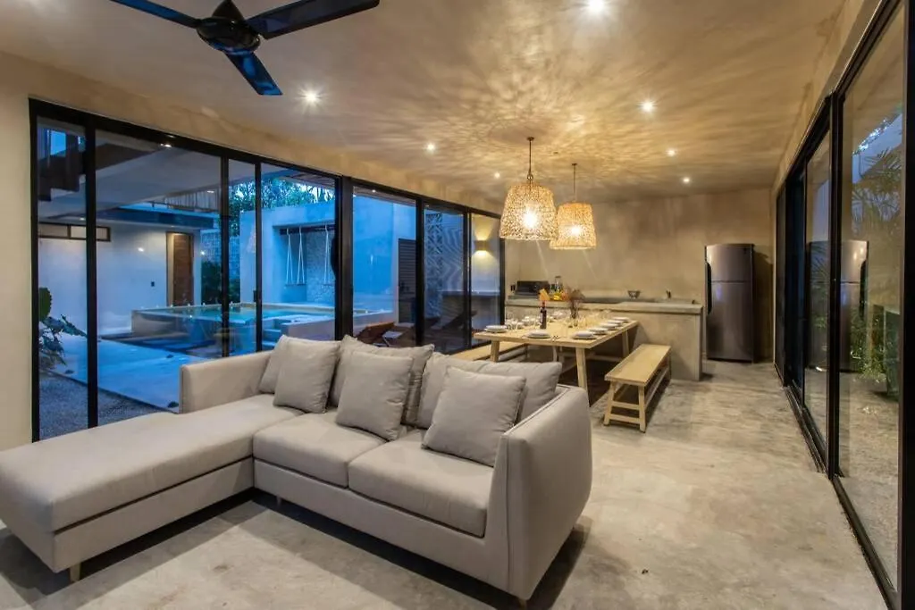 Villa Maracuyá: Villa with 3 jacuzzi, private pool, chef&Spa Tulum