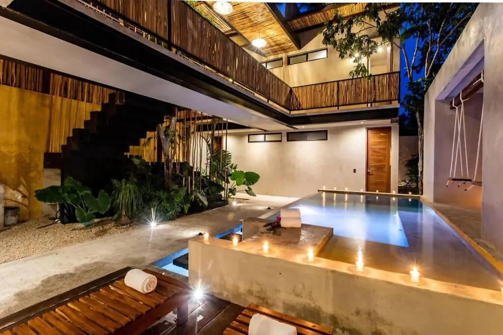 Villa Maracuyá: Villa with 3 jacuzzi, private pool, chef&Spa Tulum 0*,
