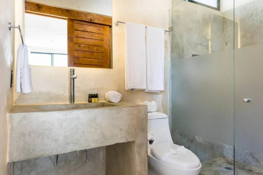 Villa Maracuyá: Villa with 3 jacuzzi, private pool, chef&Spa Tulum México