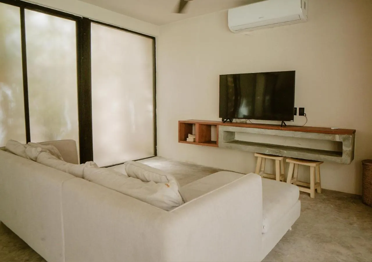 Villa Maracuyá: Villa with 3 jacuzzi, private pool, chef&Spa Tulum
